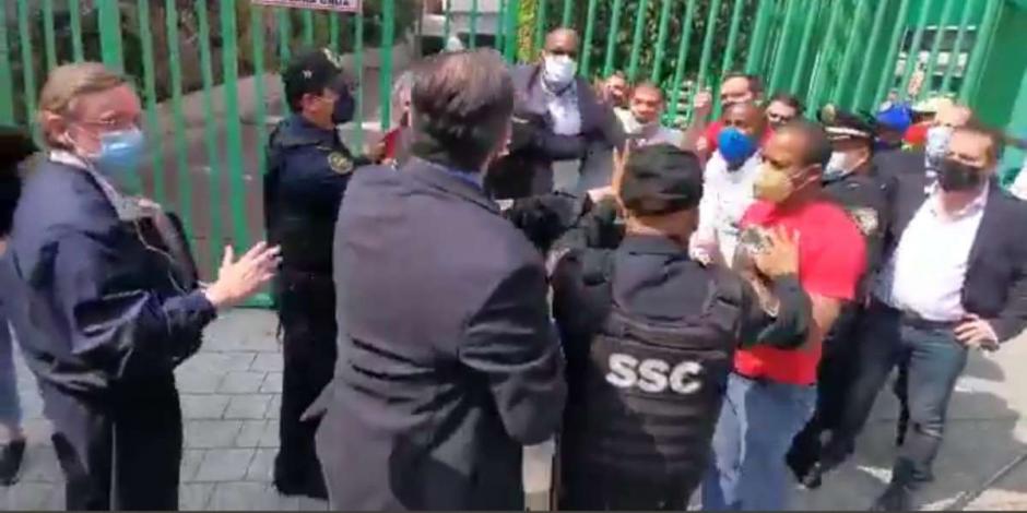Los inconformes que estaban en la Embajada de Cuba en México se manifestaban contra la represión del gobierno de Miguel Díaz-Canel.