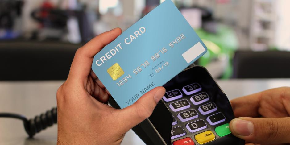 ¿Qué tarjeta de crédito cobra más por financiar tus compras?