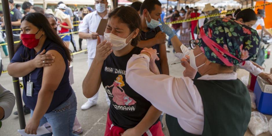 Jornada de vacunación masiva contra el COVID-19 en Baja California.