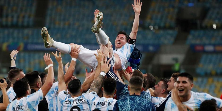 Messi celebra título con Argentina