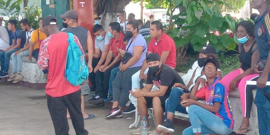 Migrantes de Haití llegan a Tapachula, Chiapas.