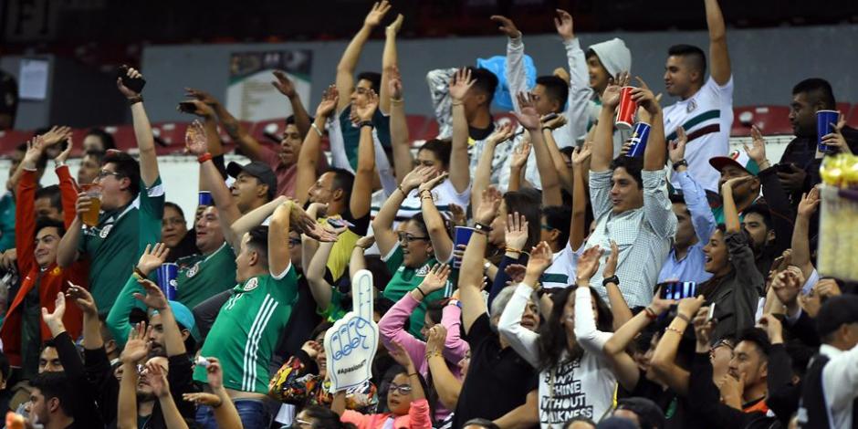 Aficionados durante un partido de la Selección Mexicana.