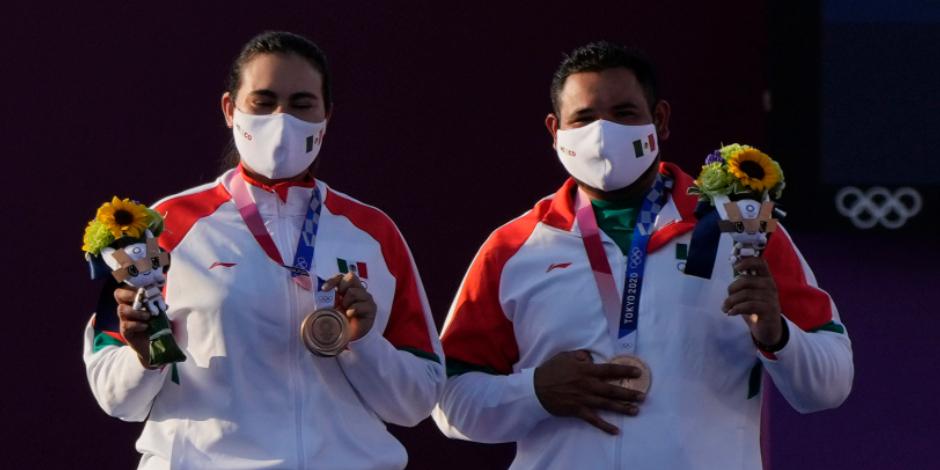 Luis Álvarez y Alejandra Valencia se colgaron el bronce en los Juegos Olímpicos