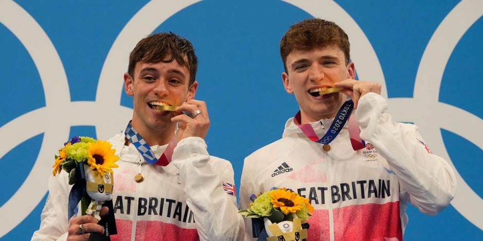 Tom Daley y Matty Lee, medalla de oro en los Juegos Olímpicos de Tokio 2020.