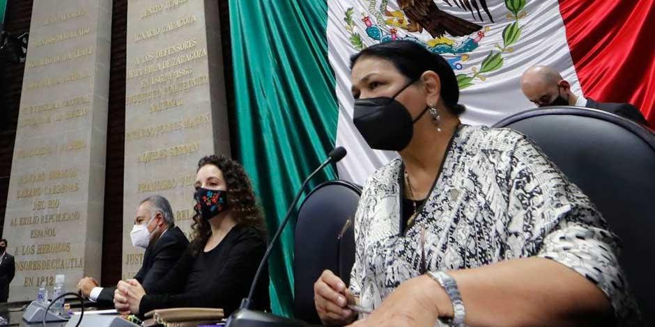 Dulce María Sauri, presidenta de la Cámara de Diputados, durante el homenaje de cuerpo presente que se le realizó al legislador priista René Juárez Cisneros este 27 de julio