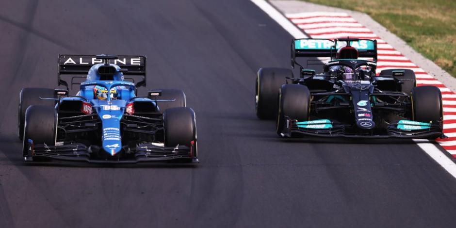 Fernando Alonso y Lewis Hamilton en el GP de Hungría.