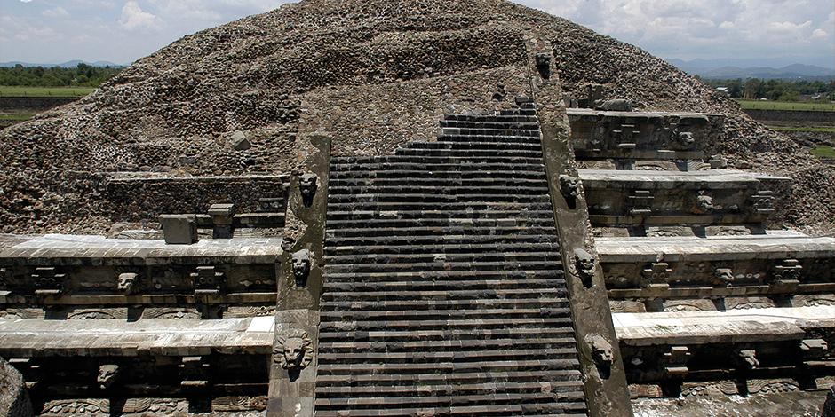 Vista del  monumento ubicado en  Teotihuacan.