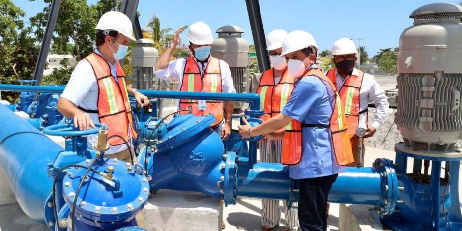El gobernador de Quintana Roo, Carlos Joaquín, afirmó que el nuevo tanque de regulación permitirá un abasto eficiente del líquido para las familias de Cozumel.