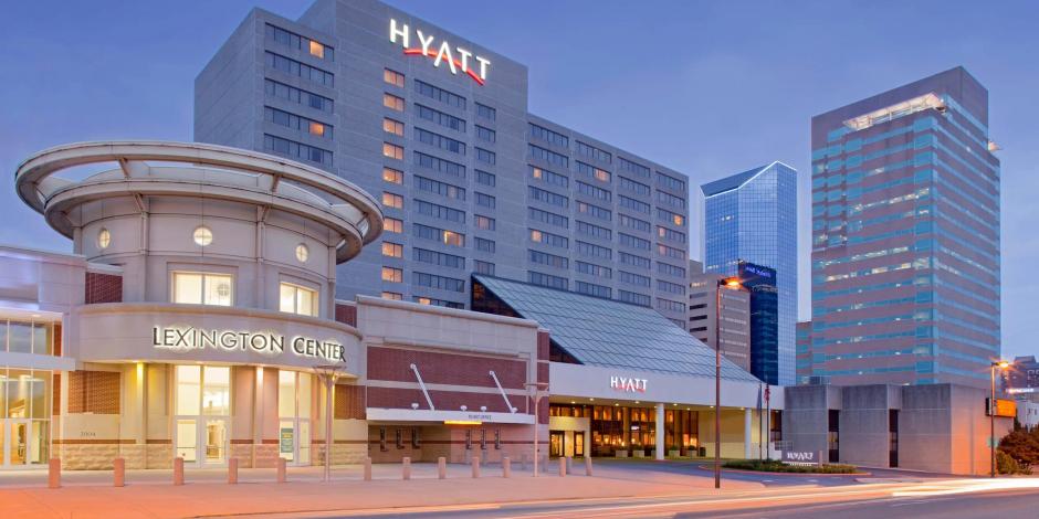 "Con la adquisición de Apple Leisure Group, estamos encantados de traer una plataforma de administración de resorts independiente altamente deseable a la familia Hyatt", dijo Mark Hoplamazian