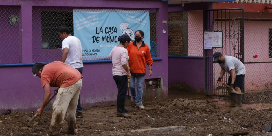 Deslaves, inundaciones, cortes de luz e Internet, así como la muerte de ocho personas y tres desaparecidos, son algunas de las afectaciones que ocasionó la entrada del huracán "Grace" a Veracruz