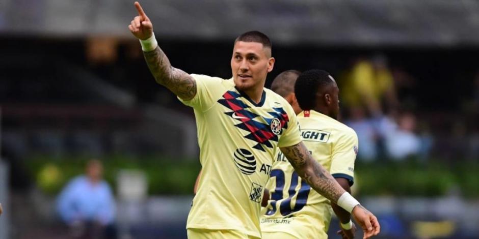 Nico Castillo festeja un gol con el América en el Torneo Apertura 2019 de la Liga MX.