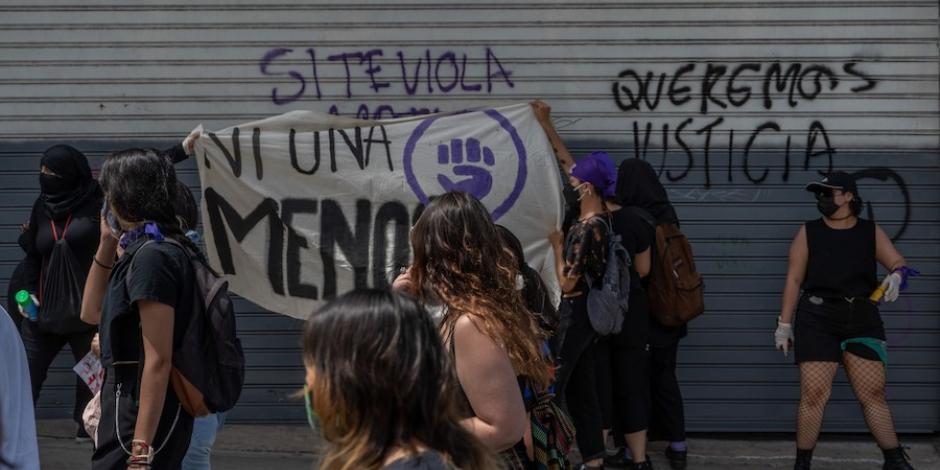 Mujeres marchan en Zacatecas por justicia para Mireya Barbosa.