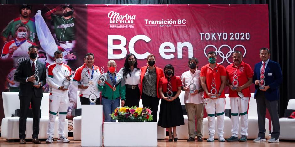 La Gobernadora Electa de Baja California, Marina del Pilar Ávila Olmeda, entregó reconocimientos a los atletas bajacalifornianos que representaron a México