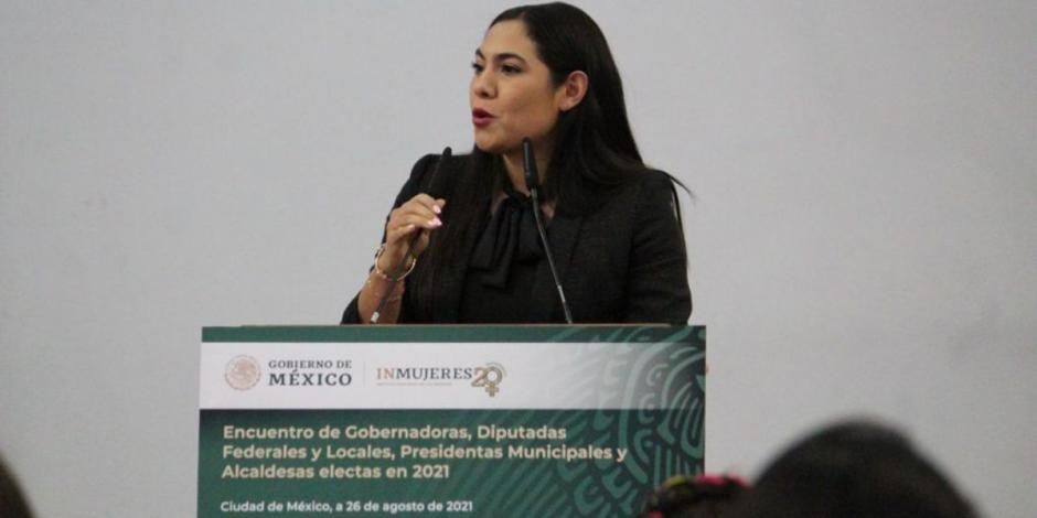 La gobernadora electa de Colima, Indira Vizcaíno Silva invitó a reflexionar la diferencia de oportunidades entre los hombres y mujeres desde el nacimiento.