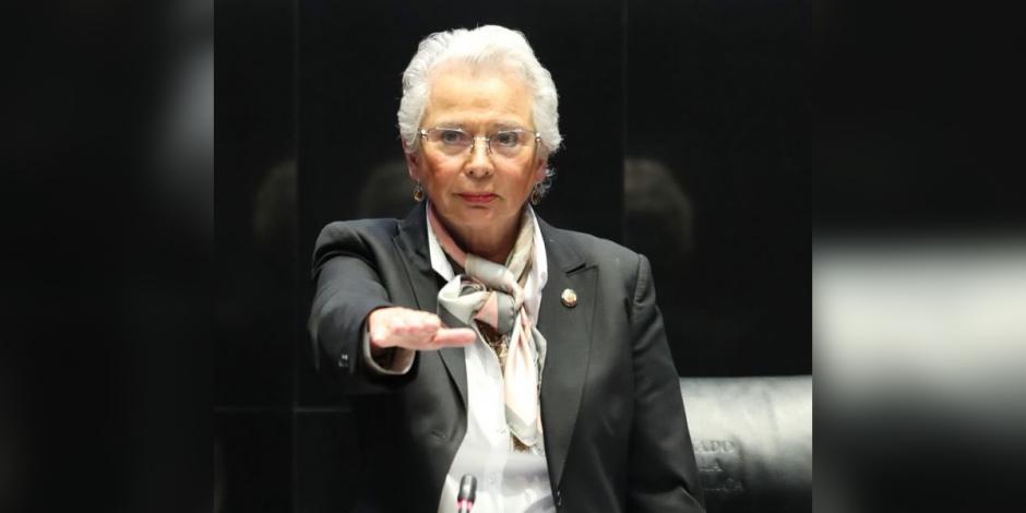 Sánchez Cordero protesta como nueva presidenta de la Mesa Directiva del Senado, ayer.