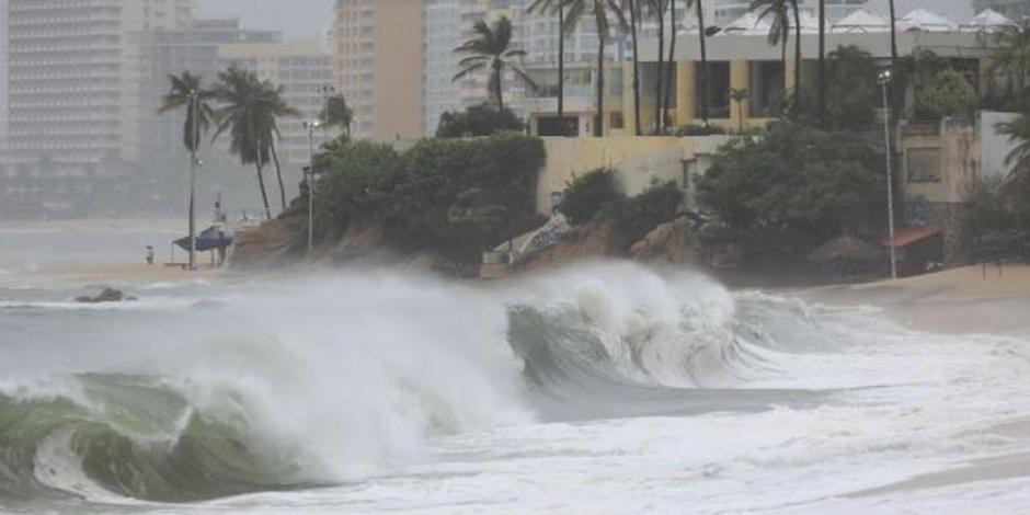 Autoridades buscan en el mar de Acapulco a siete personas desaparecidas