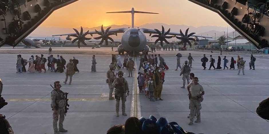 EU pone fin a la ocupación en Afganistán; sale de Kabul el último vuelo con tropas