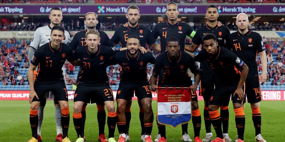 Virgil van Dijk, aventó a un aficionado tras el empate entre Noruega y Holanda.