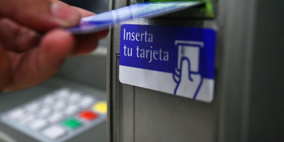 Autoridades de Chihuahua informan cómo operan los ladrones en cajeros automáticos para llevarse una tarjeta