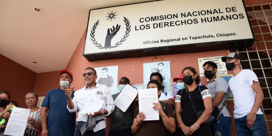 Irineo Mujica y Luis Villagrán interpusieron, ayer, una denuncia ante la CNDH en Chiapas por las agresiones a migrantes.