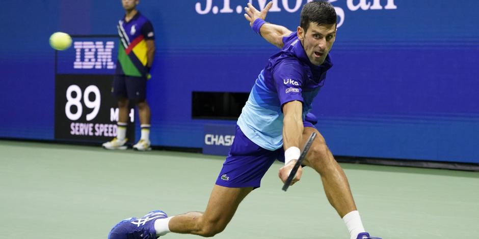 Novak Djokovic durante su partido de semifinales del US Open contra Alexander Zverev.