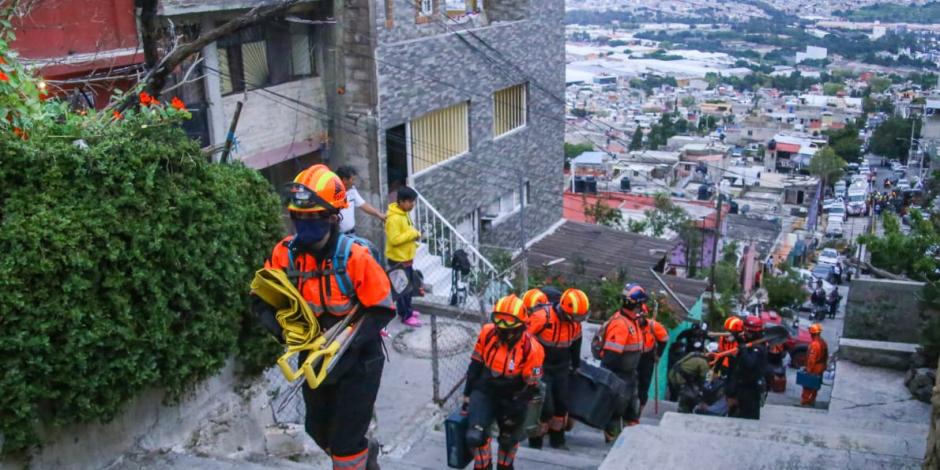 Distintos cuerpos de auxilio fueron desplegados en el Cerro del Chiquihuite para realizar labores de búsqueda y rescate.