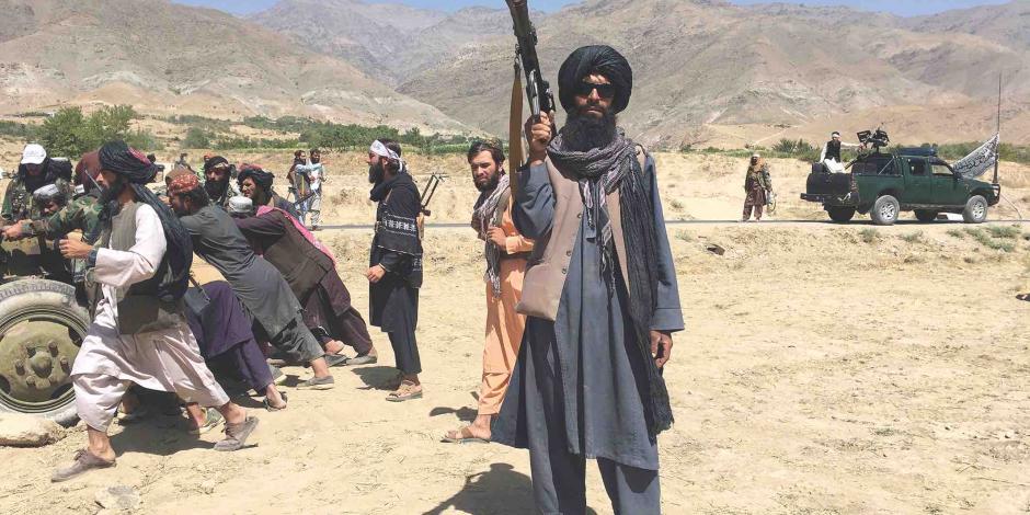 Milicianos talibán montan guardia en la provincia de Panjshir, al noreste de Afganistán, esta semana.