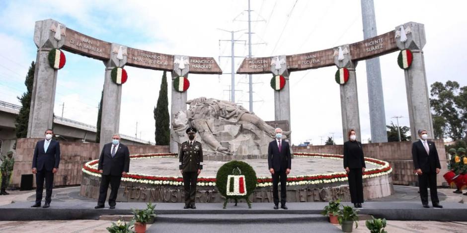 El gobernador del Estado de México, Alfredo Del Mazo, acudió a la conmemoración del 174 Aniversario de los Niños Héroes en Toluca.
