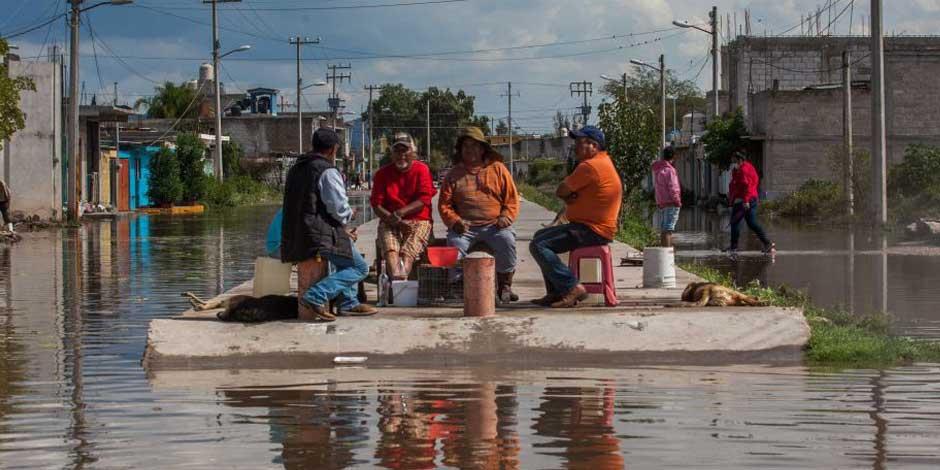 Pobladores de Tlahuelilpan, en Hidalgo, rescataron lo que pudieron de sus hogares tras la inundación registrada el 7 de septiembre, cuando se desbordó el Río Tula