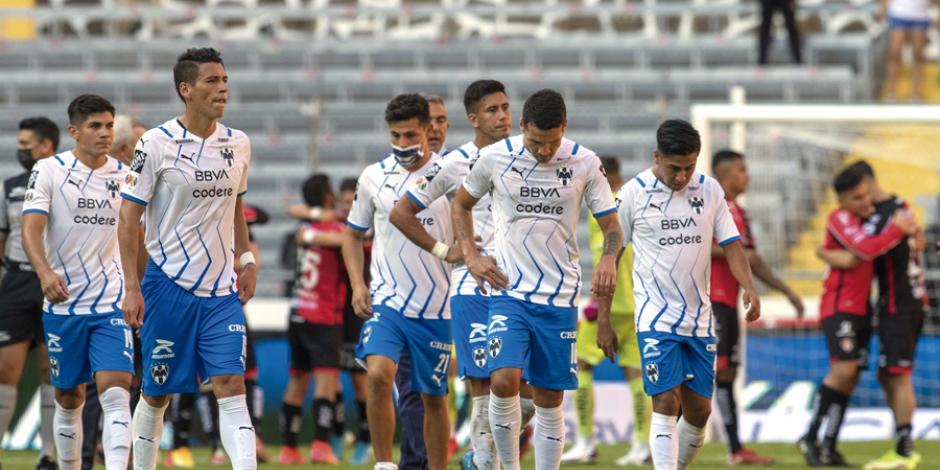Futbolistas de La Pandilla se lamentan luego de su derrota contra el Atlas, el pasado 11 de septiembre.