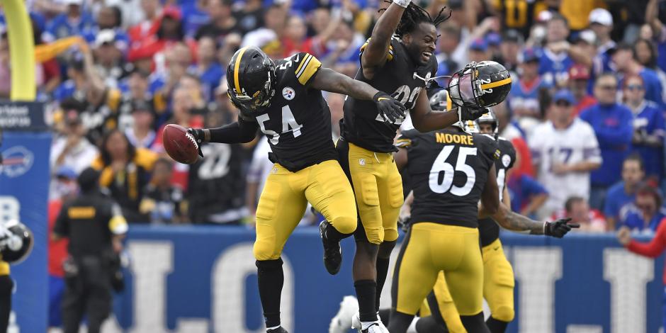Jugadores de Steelers celebran una anotación ante Bills, en la Semana 1 de la NFL