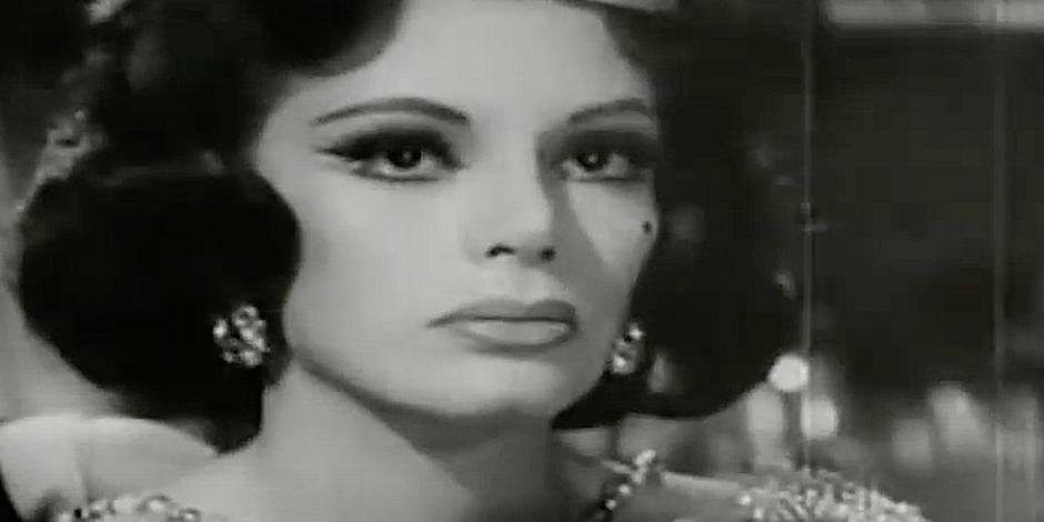 Kitty de Hoyos como La Mora (La sombra del caudillo, Julio Bracho, 1960).