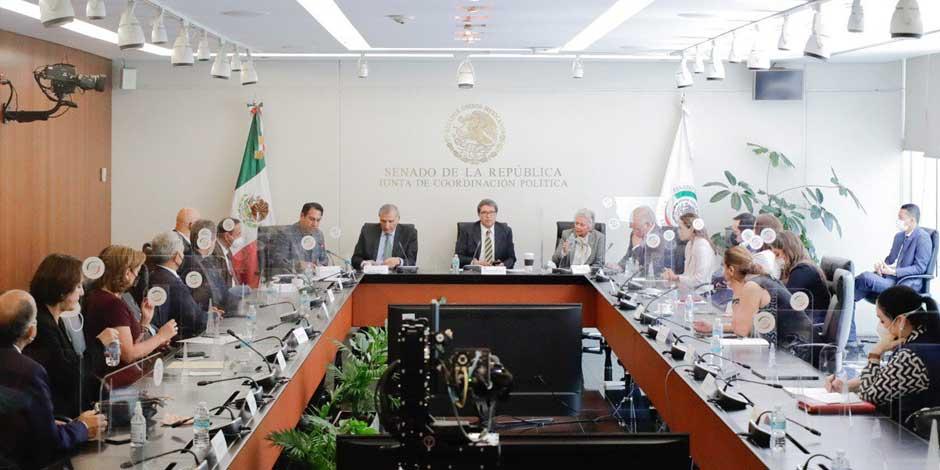 El secretario de Gobernación, Adán Augusto López, acudió al Senado de la República a una reunión con líderes parlamentarios