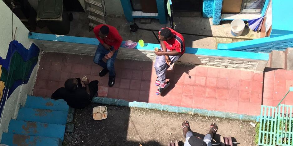 La mayoría de migrantes haitianos son hombres que viajan solos, en el albergue sólo hay una familia.