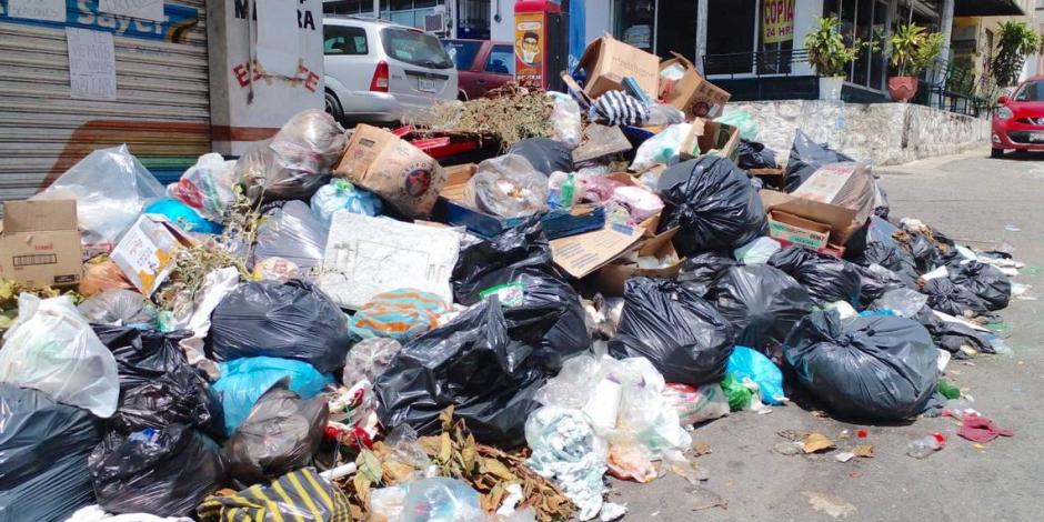 Demasiada basura en calles de Acapulco llevó a la declaratoria de emergencia