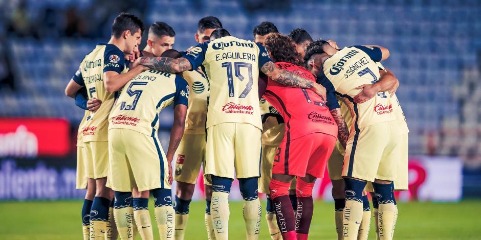 Futbolistas del América previo a su partido contra Pachuca en la Fecha 11 del Apertura 2021 de la Liga MX.