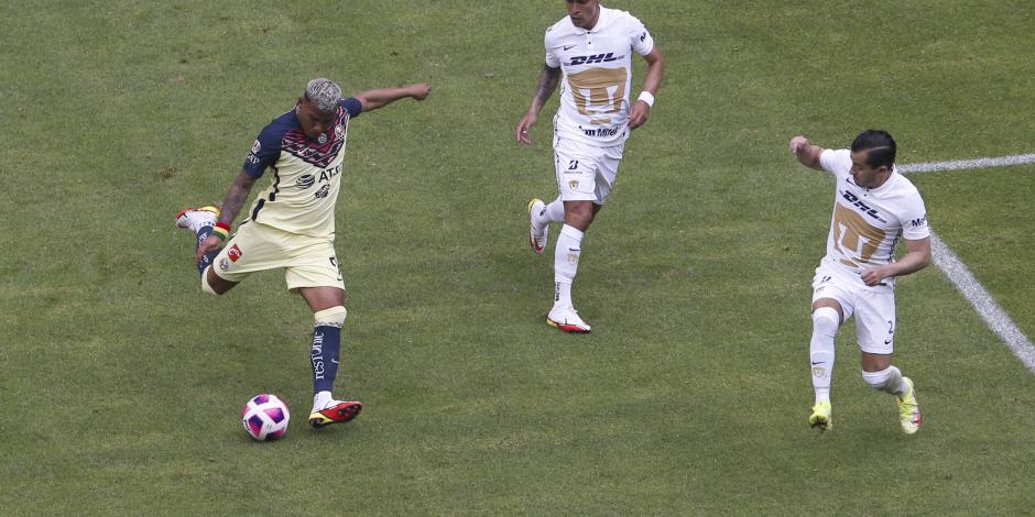 Una acción del América vs Pumas de la Jornada 8 de la Liga MX