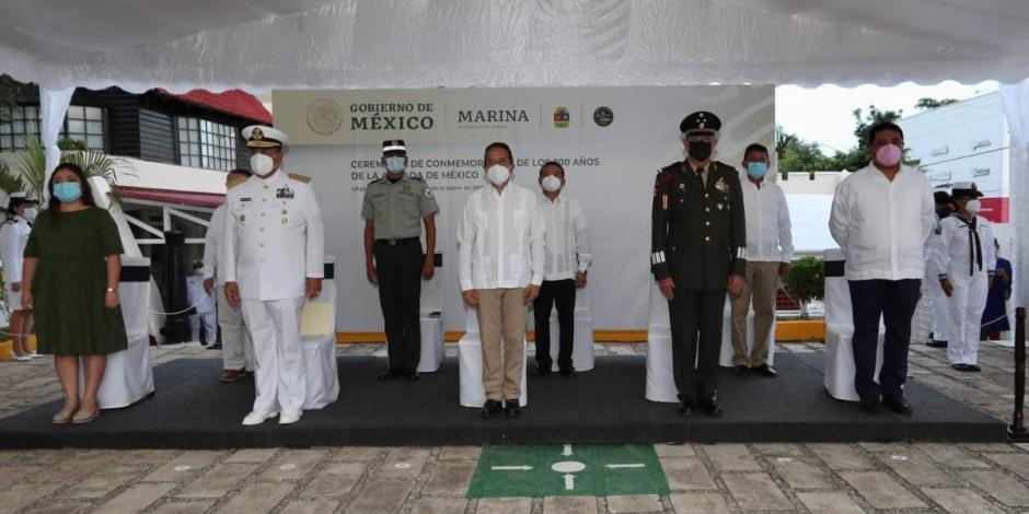 El gobernador, Carlos Joaquín, asistió a la conmemoración del Día de la Armada de México.