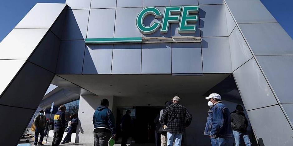 La Sener asegura que es necesaria la cancelación de contratos que tienen "sometida" a la CFE.