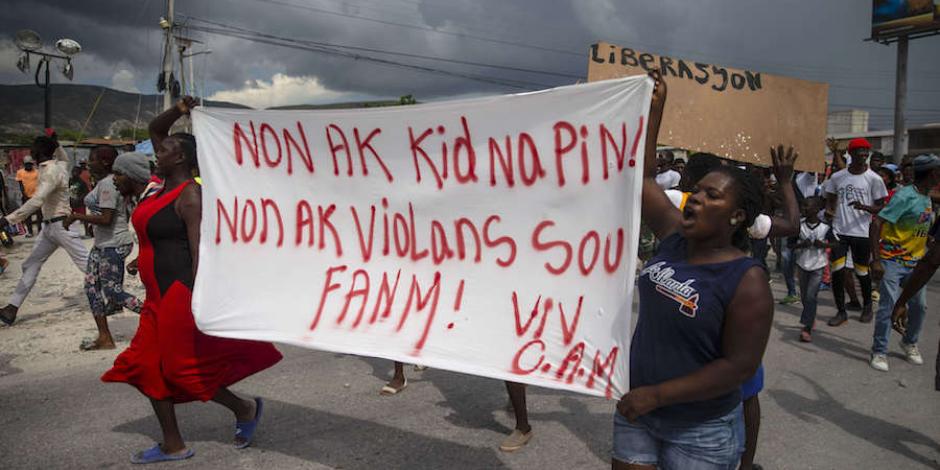 Ciudadanos exigen un alto a los secuestros y a la inseguridad en Haití, ayer.
