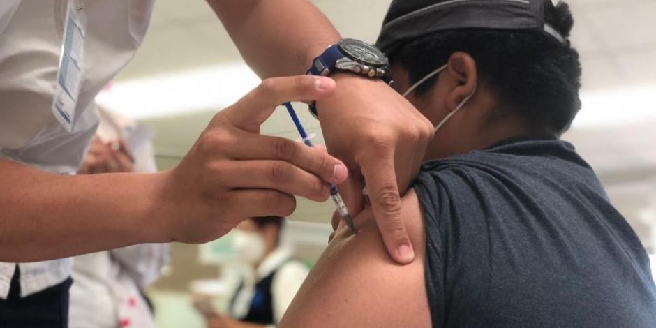En Chihuahua prevén vacunar contra COVID-19 a 16 mil menores con comorbilidades.