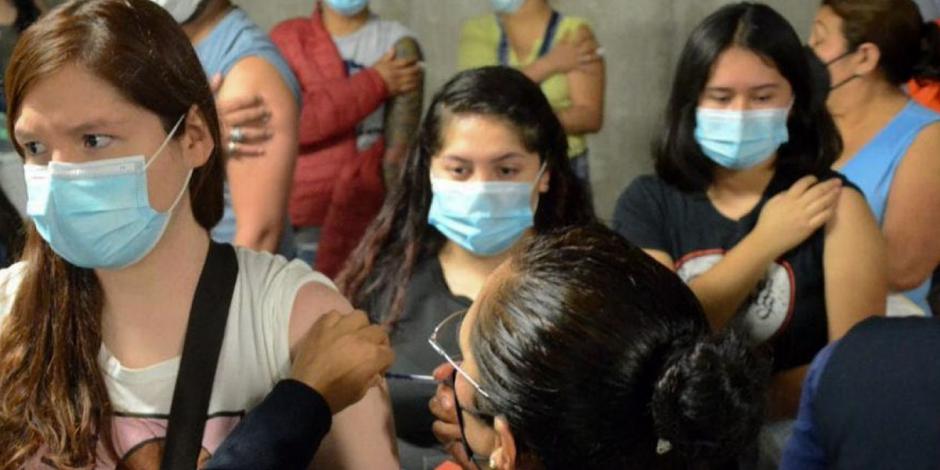 El Gobierno del Estado de México resaltó que únicamente se aplicará la segunda dosis contra COVID-19 a los habitantes de Chimalhuacán que presenten su comprobante de primera inmunización.