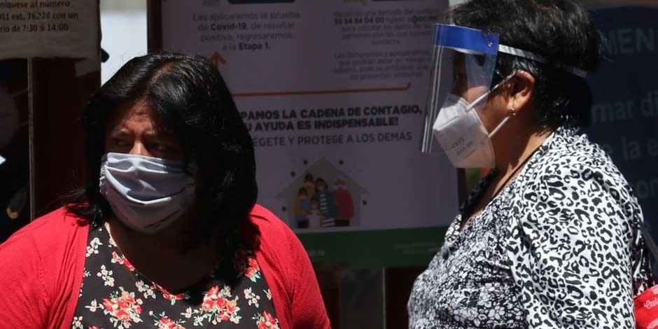 En todo México, el uso de caretas y cubrebocas se mantiene como medida para evitar los contagios por COVID-19