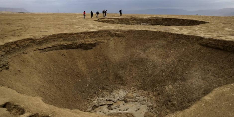 Lo que era Mar Muerto ahora parece paisaje lunar