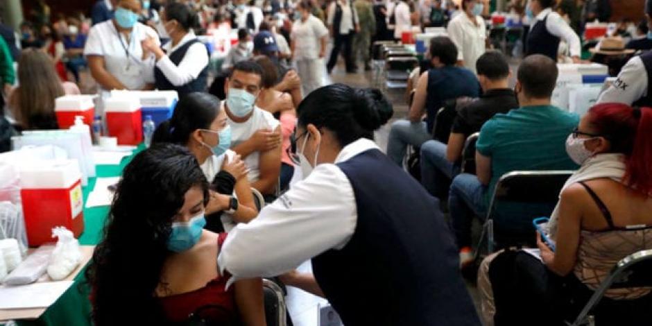 En México 83 por ciento tienen el esquema completo de vacunación contra COVID  y 17 por ciento solo una dosis..