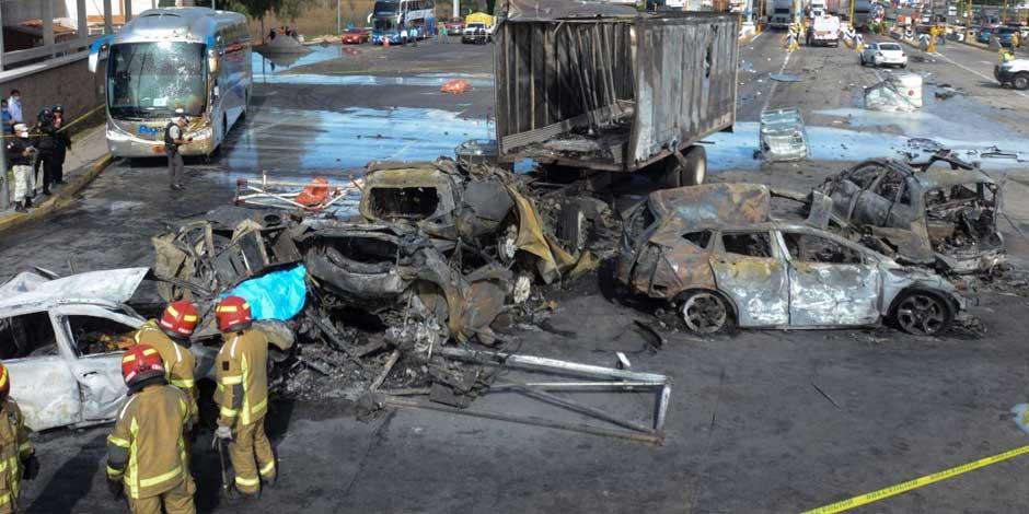 El accidente en la caseta de San Marcos, autopista México-Puebla, implicó a 10 vehículos, incluidas dos unidades del Instituto Nacional de Migración