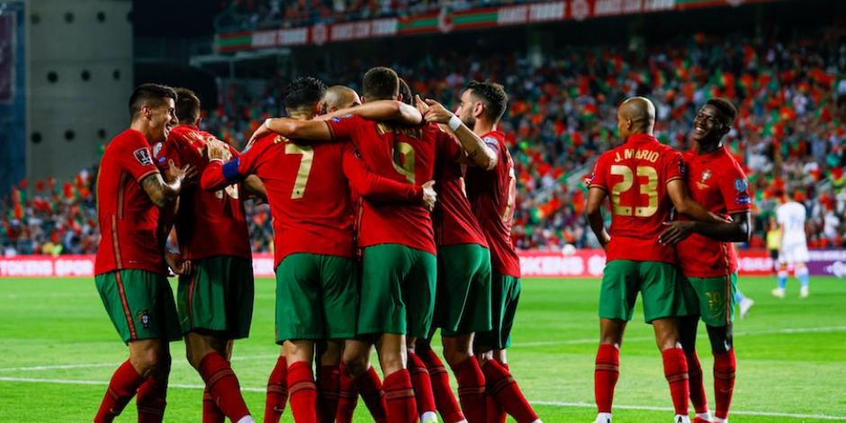 Jugadores de Portugal celebran una anotación el mes pasado.