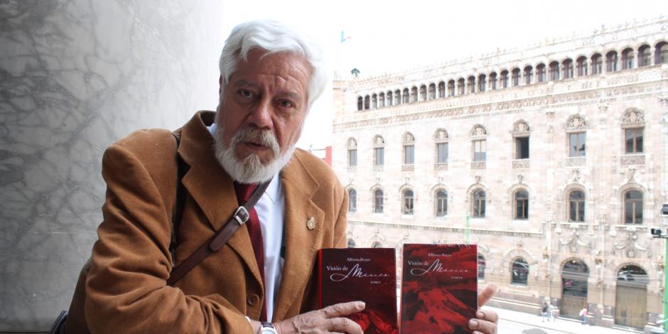 Adolfo Castañón comparte con lectores su entusiasmo por "El infinito en un junco".
