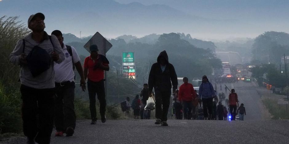 El senador Juan Zepeda destacó que muchos migrantes no tienen intención de quedarse en México y que se les ha fallado al castigarlos, cuando sólo huyen de la pobreza, marginación y trata de personas.