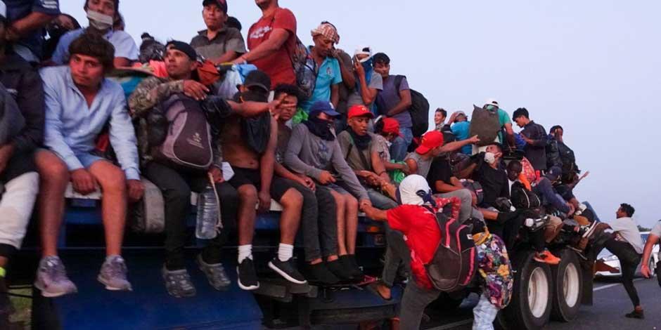 Caravana migrante avanza ahora a Matías Romero y se enfilan a Veracruz